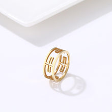 Charger l'image dans la galerie, Bague croix chrétiennes creuses - le comptoir des croix