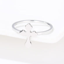 Charger l'image dans la galerie, Bague croix tréflée - le comptoir des croix