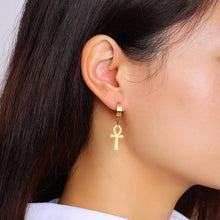 Charger l'image dans la galerie, Boucles oreilles croix de vie pendante or - le comptoir des croix
