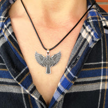 Charger l'image dans la galerie, Collier croix celtique ailes - le comptoir des croix