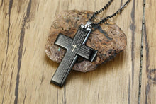 Charger l'image dans la galerie, Collier croix catholique noire - le comptoir des croix