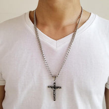 Charger l'image dans la galerie, Collier crucifixion Jésus - le comptoir des croix