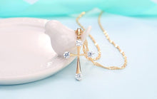 Charger l'image dans la galerie, Collier croix or femme - le comptoir des croix