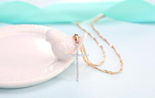Charger l'image dans la galerie, Collier fine croix strass femme - le comptoir des croix