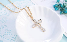 Charger l'image dans la galerie, Collier croix de l'infinité - le comptoir des croix