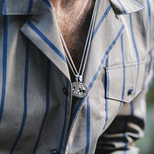 Charger l'image dans la galerie, Collier médaillon croix templière argent - le comptoir des croix