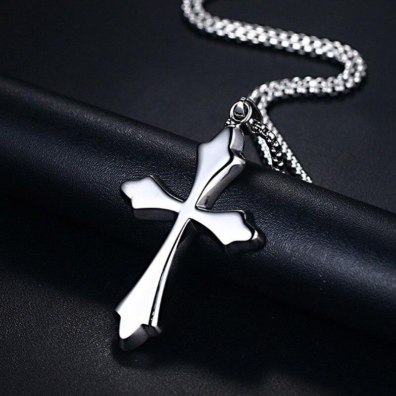 Collier croix chrétienne – bijou de foi élégant