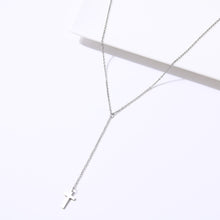 Charger l'image dans la galerie, collier ras de cou croix pendante - le comptoir des croix