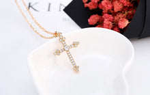 Charger l'image dans la galerie, Collier croix bourgeons - le comptoir des croix