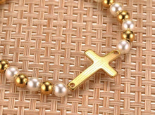 Charger l&#39;image dans la galerie, Bracelet croix plaquée or avec perles - le comptoir des croix
