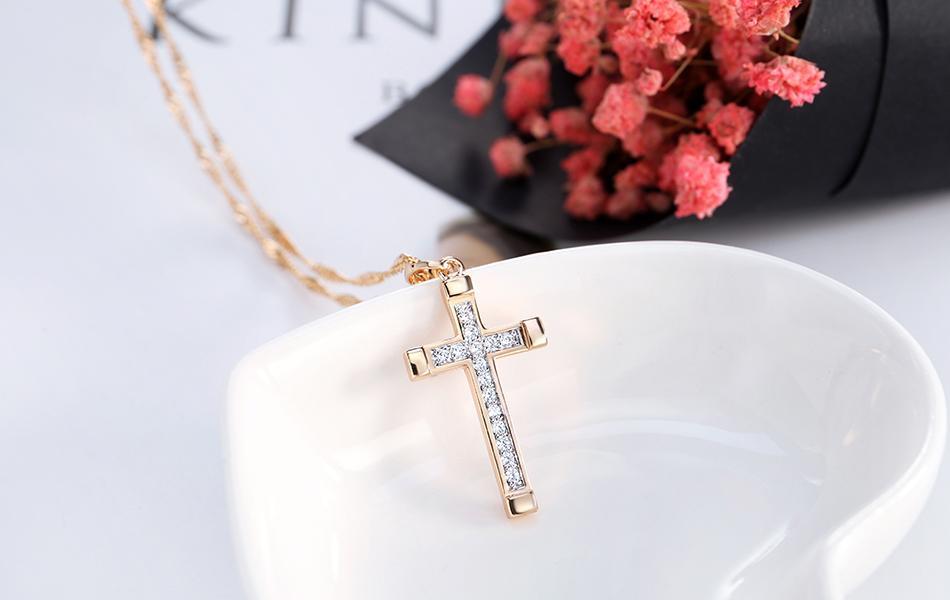 Collier Vintage Avon - Pendentif Croix Marquise En Argent Filigrané Avec Strass - Modèle 5A